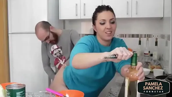 XXX Fucking in the kitchen while cooking Pamela y Jesus more videos in kitchen in pamelasanchez.eu megafilms