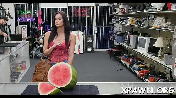 XXX Sexo en la tienda con skank megapelículas