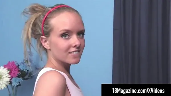 XXX Busty Blonde Innocent Teen Brittany Strip Teases On Webcam megaelokuvaa