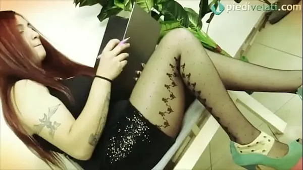XXX Foot Massage to a Brunette in pantyhose 메가 영화