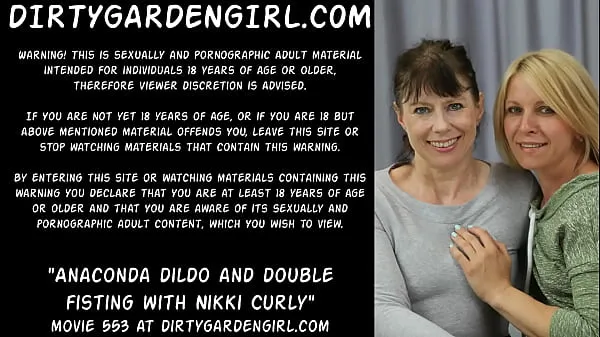 XXX NikkiCurly (aka Sindy Rose) fist and is fisted by Dirtygardengirl - large prolapse أفلام ضخمة