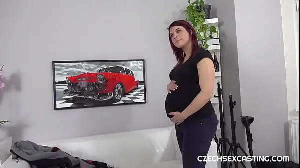 XXX Чешская скучающая беременная женщина на кастинге трахается с самим собой мегафильмов