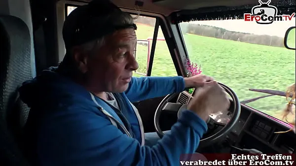 XXX German teen Hitchhiker pick up and fuck in car with grandpa मेगा मूवीज़