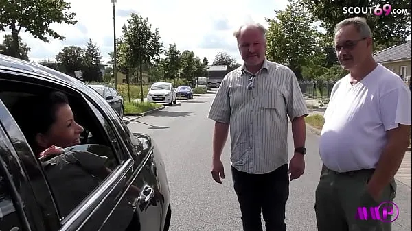 XXXReal Amateur Car Gangbang for German Mature Dacada in NRW大型电影
